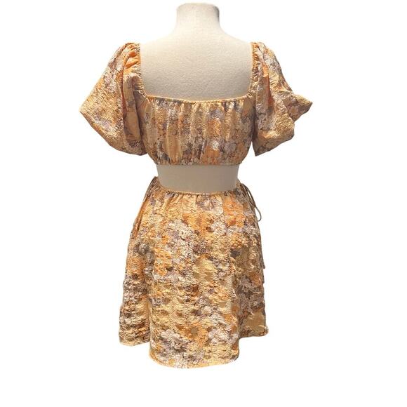 Forever 21 Yellow Floral Open Back Dress Size Small - Picture 2 of 5